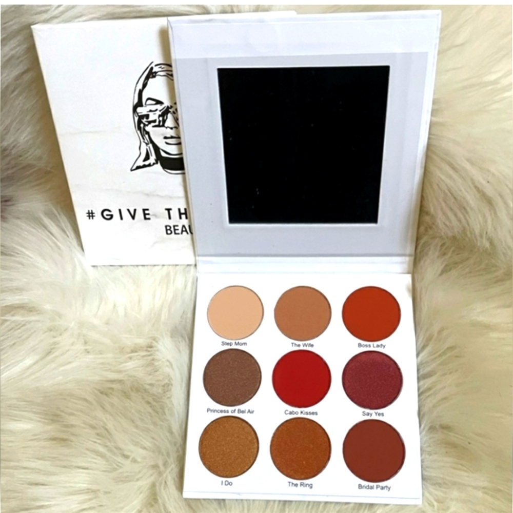 Give Them Lala | The Grown Woman Palette - NWT